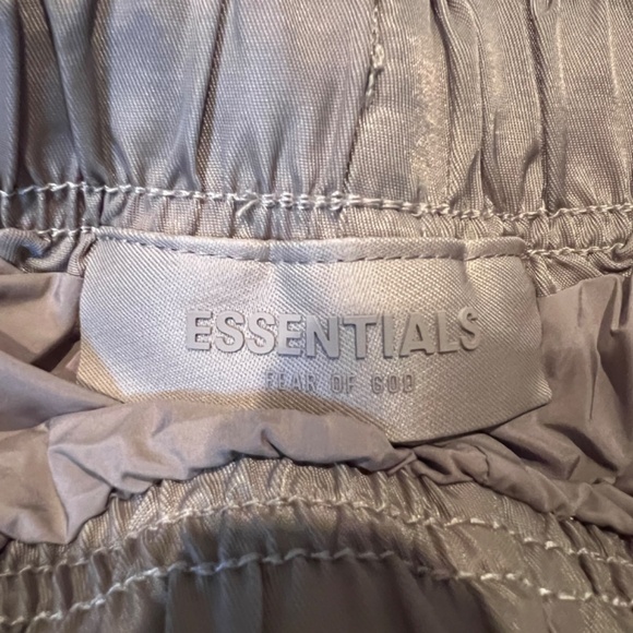 Fear Of God Essentials Kids Track Pants Desert Taupe Size M - Picture 6 of 10